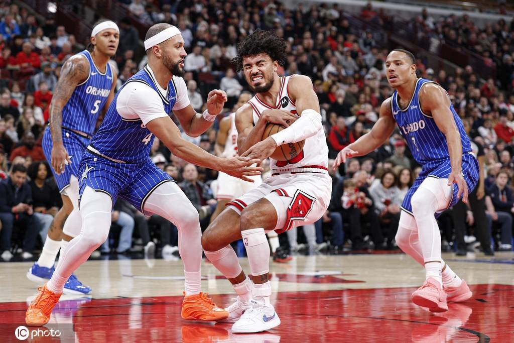 班凯罗31+6+6布泽利斯21+9+7 公牛击退魔术